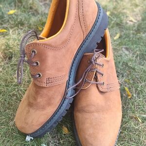 Sebago Tan Suede Derbys